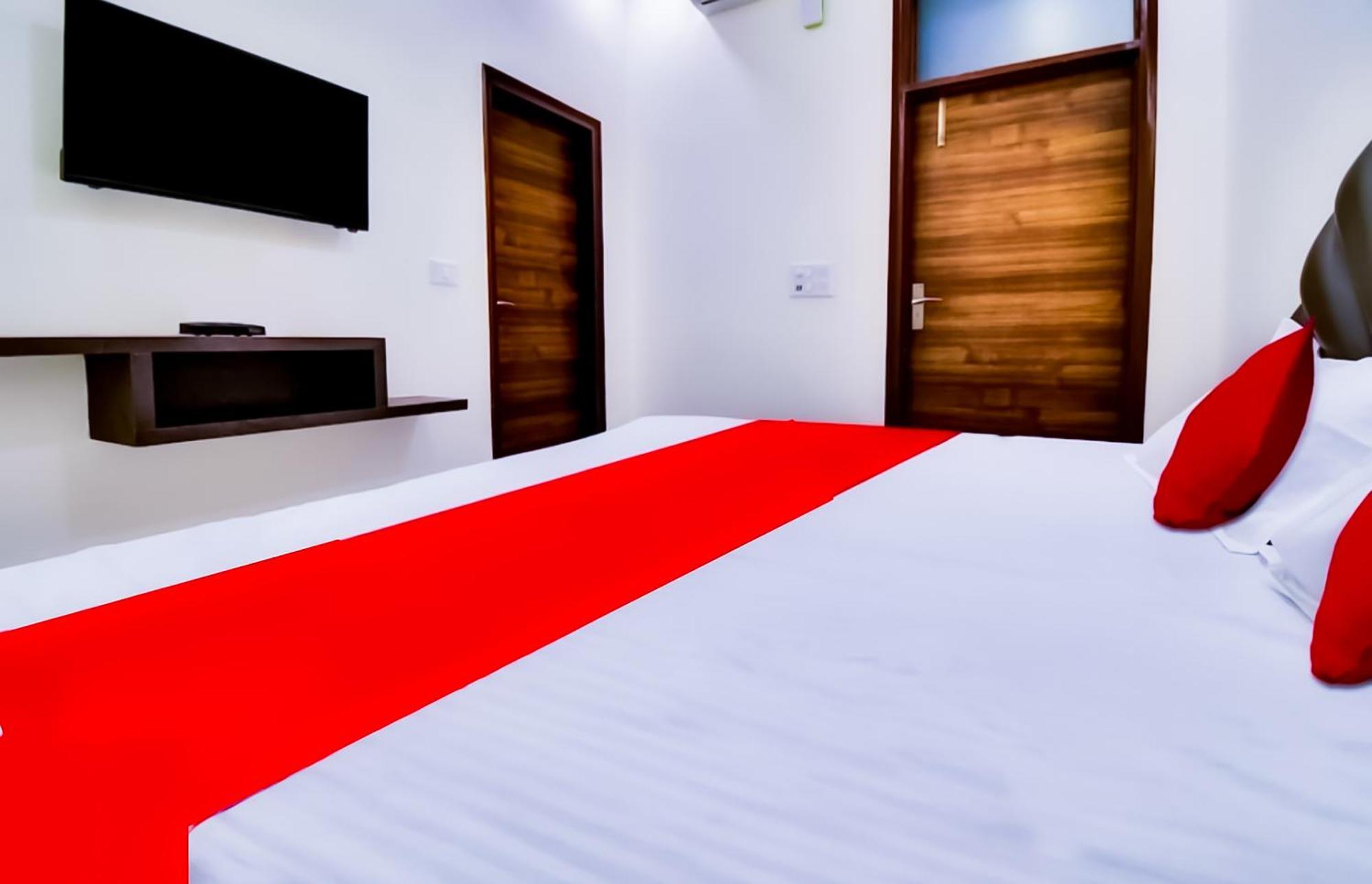 Hotel Sukoon - Ramesh Nagar New Delhi Eksteriør bilde
