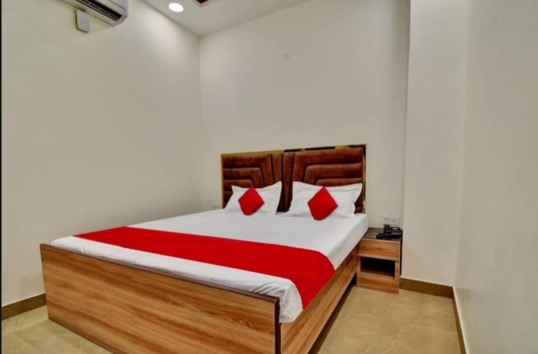 Hotel Sukoon - Ramesh Nagar New Delhi Eksteriør bilde