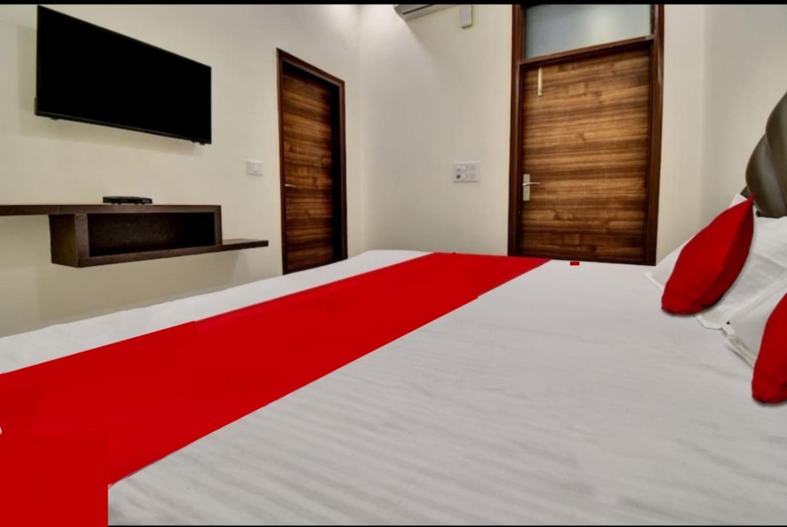 Hotel Sukoon - Ramesh Nagar New Delhi Eksteriør bilde